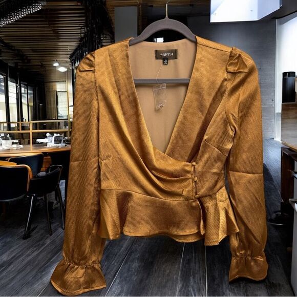 4SI3NNA Tops - New Without Tags 4SIENNA Laura Long Sleeve Copper Peplum Blouse Size Medium